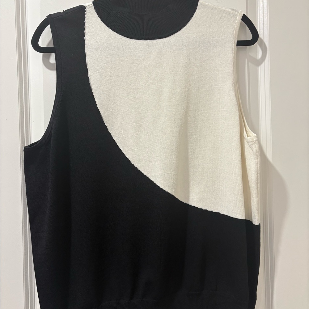 **SALE** Worthington Black & White Colorblock Sleeveless Top, NEW, no tag